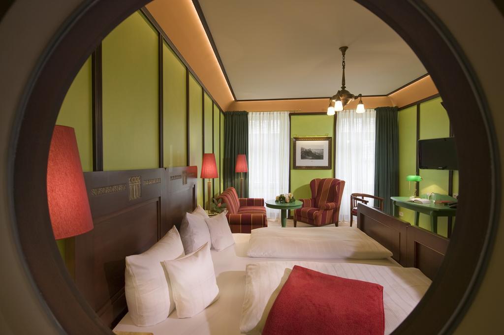 טראבן-טרארבאך Romantik Jugendstilhotel Bellevue מראה חיצוני תמונה
