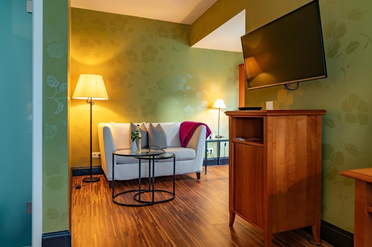 טראבן-טרארבאך Romantik Jugendstilhotel Bellevue מראה חיצוני תמונה